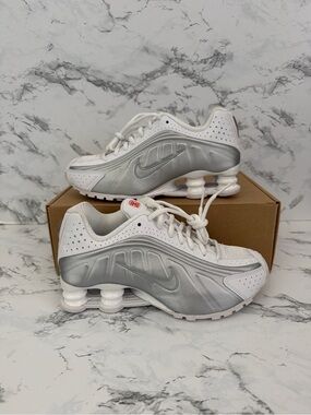Nike Shox R4 White Metallic Athletic Shoes Casual School AR3565 Women’s Size 5